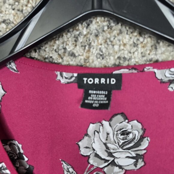Torrid Top Womens 00 US 10 Burgundy Floral Print Semi Sheer Keyhole‎ Neck Blouse - Picture 6 of 7